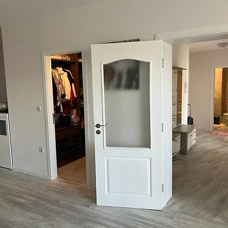 La Mer Luxury Apartment, *